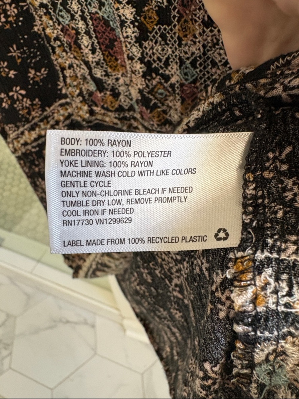 Knox Rose Boho Embroidered Black Floral Peplum Top - Picture 4 of 4